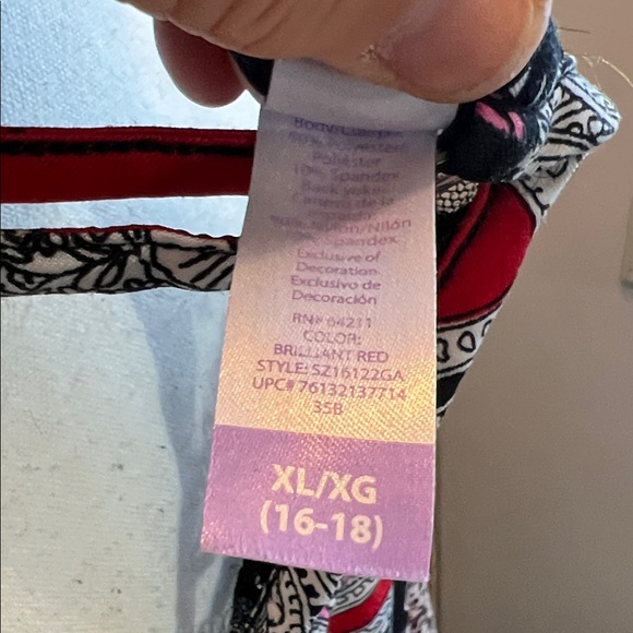 Secret Treasures Red and Black Paisley Chemise - Picture 8 of 11